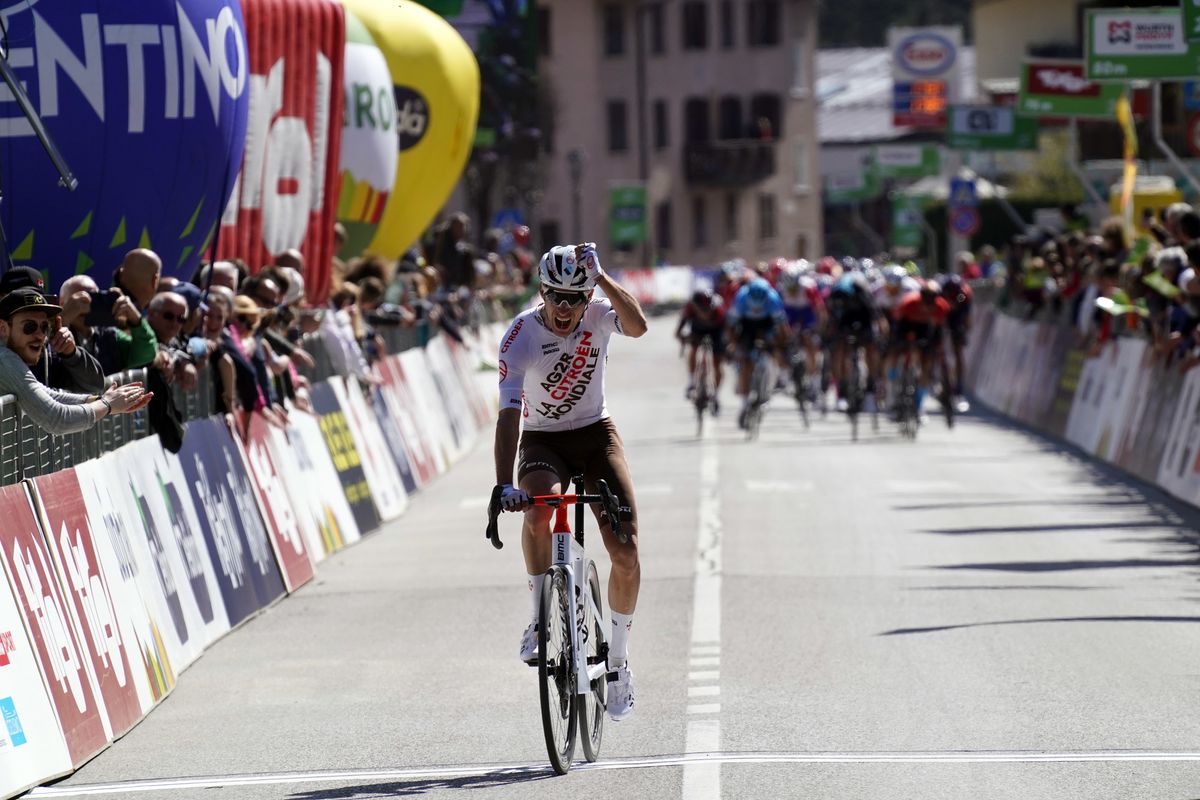 Tour of the Alps 2022 - 45th Edition - 1st stage Cles - Primiero/S. Martino di Castrozza 160.9km - 18/04/2022 - Geoffrey Bouchard (FRA - AG2R Citroen Team) - photo Massimo Fulgenzi/SprintCyclingAgency&Acirc;&copy;2022