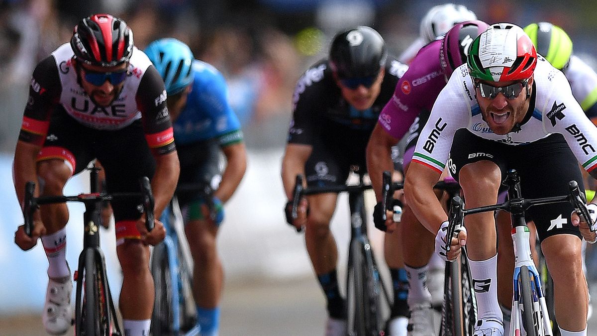 Fernando Gaviria sprinting without a saddle