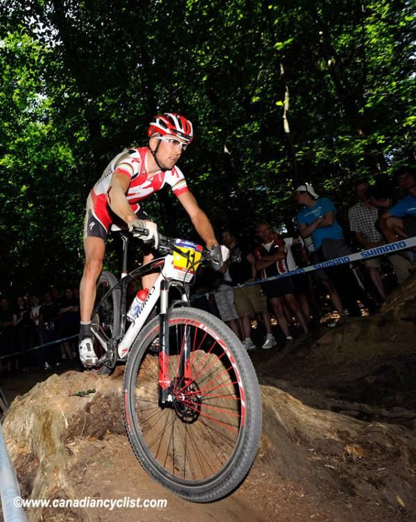 Christoph Sauser (Specialized) was with the leaders but crashed and then flatted