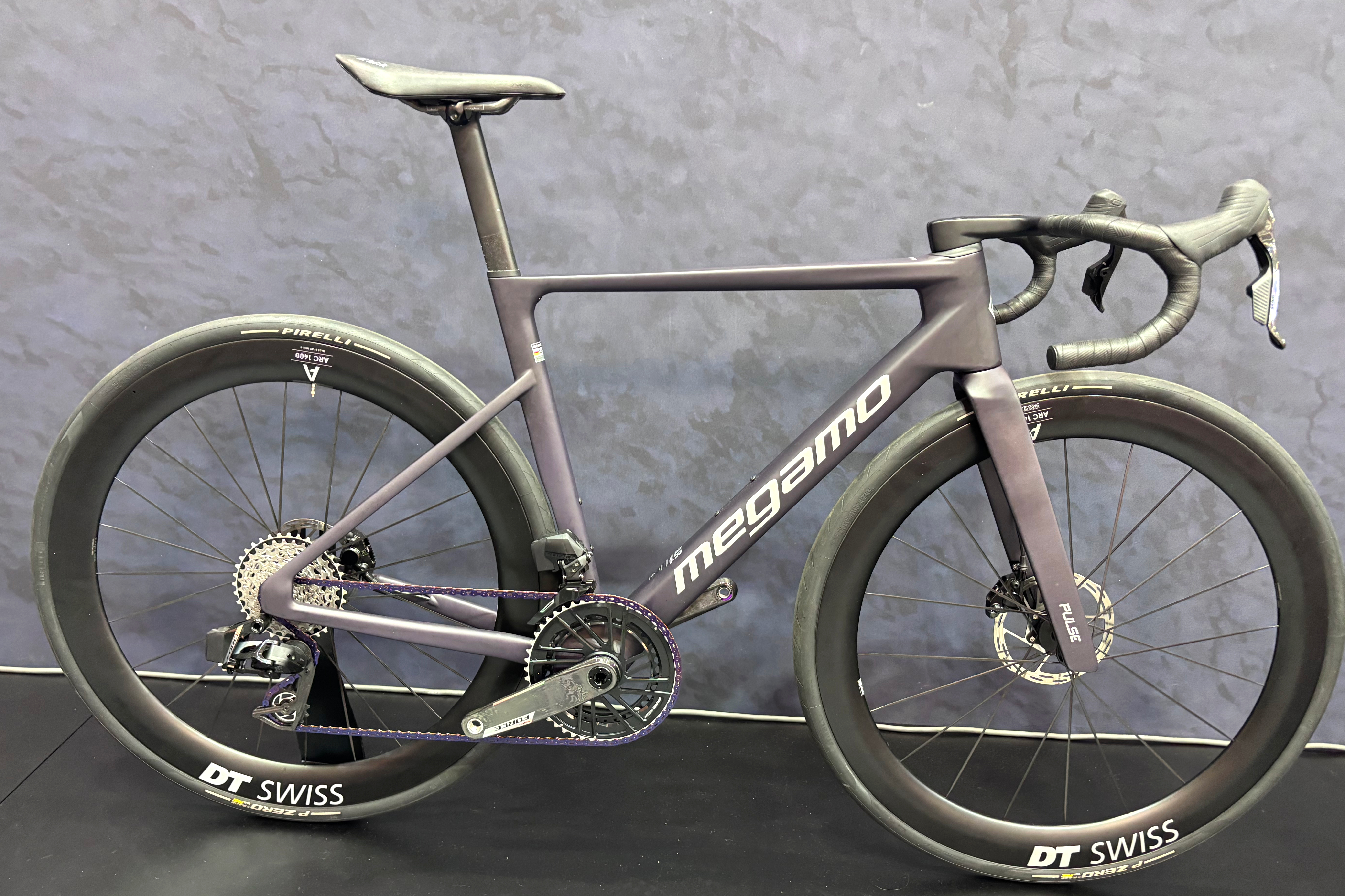 Megamo Pulse race bike