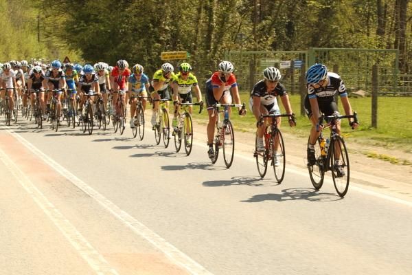 Moments before Stevens was caught, Noemi Cantele (Garmin-Cervelo) was on the front with Sara Mustonen (Hitec Products), chasing hard