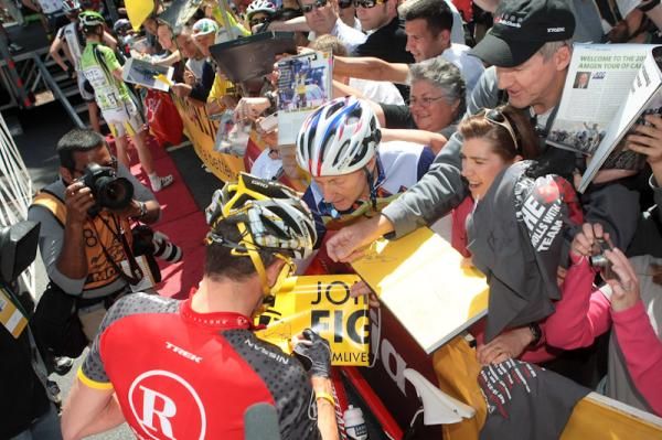 Lance Armstrong (Radioshack) was the focus of attention before the stage.