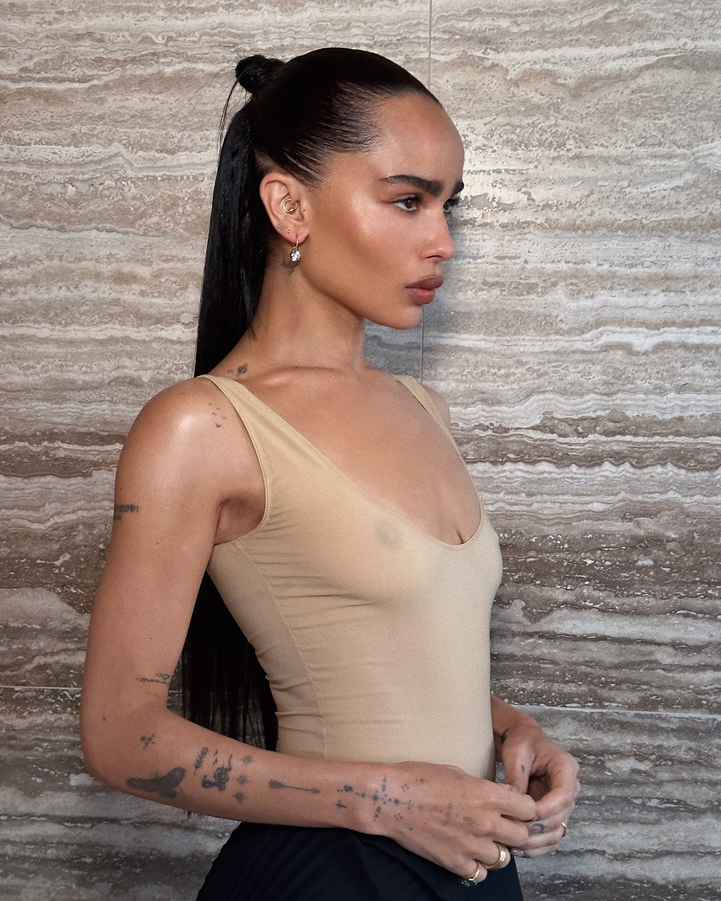 Zoe Kravitz with contoured cheeks