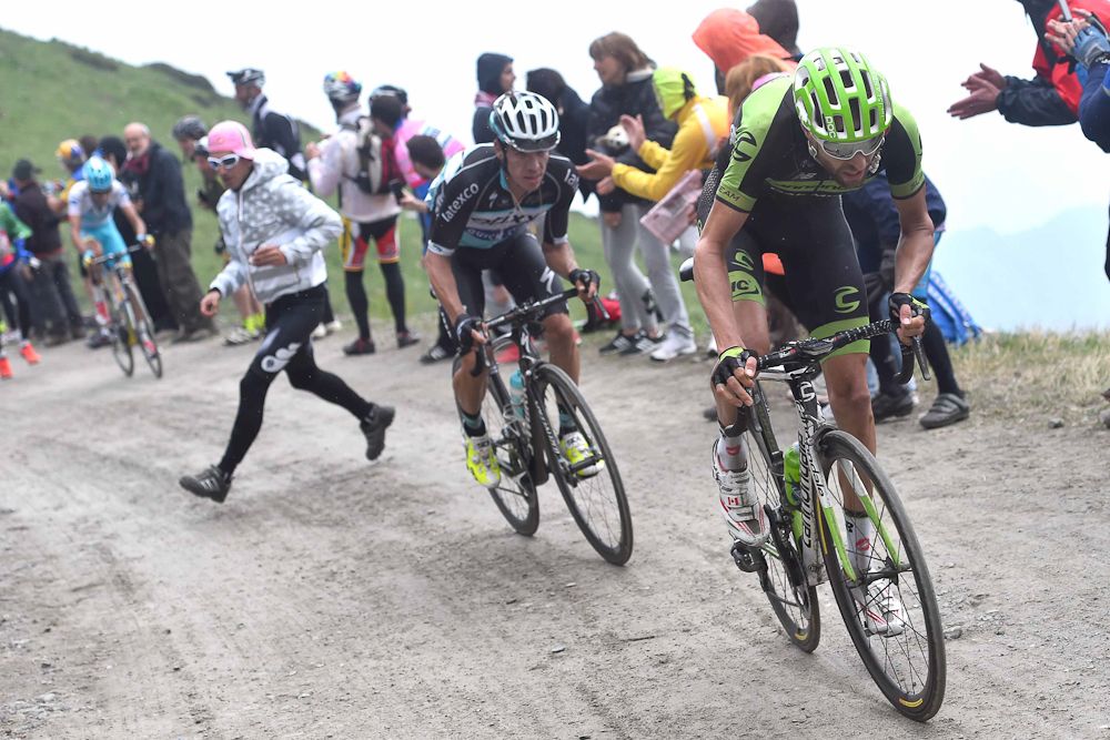 Ryder Hesjedal (Cannondale-Garmin) leading Rigoberto Uran as Fabio Aru is about to make contact