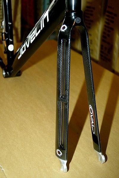 Oval's A900 fork on the Arcole helps cut the air faster.