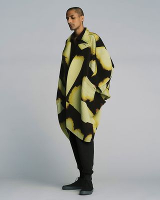 Homme Plissé Issey Miyake was also inspired by illimunation for autumn