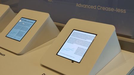 Samsung creaseless panel showcased