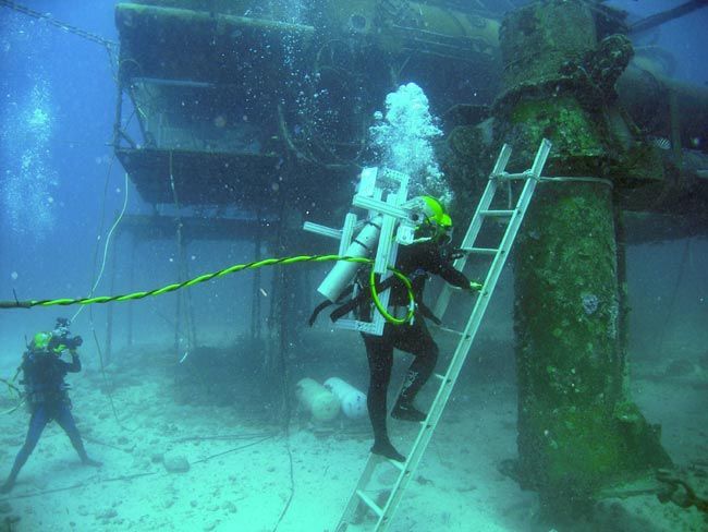 Wet Wear Aquanauts Test Spacesuit Concepts On Ocean Floor Space