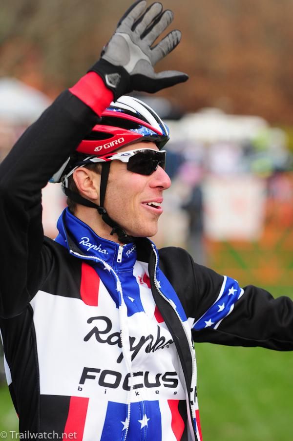 Jeremy Powers (Rapha Focus) saying hi to hometown friends at the start