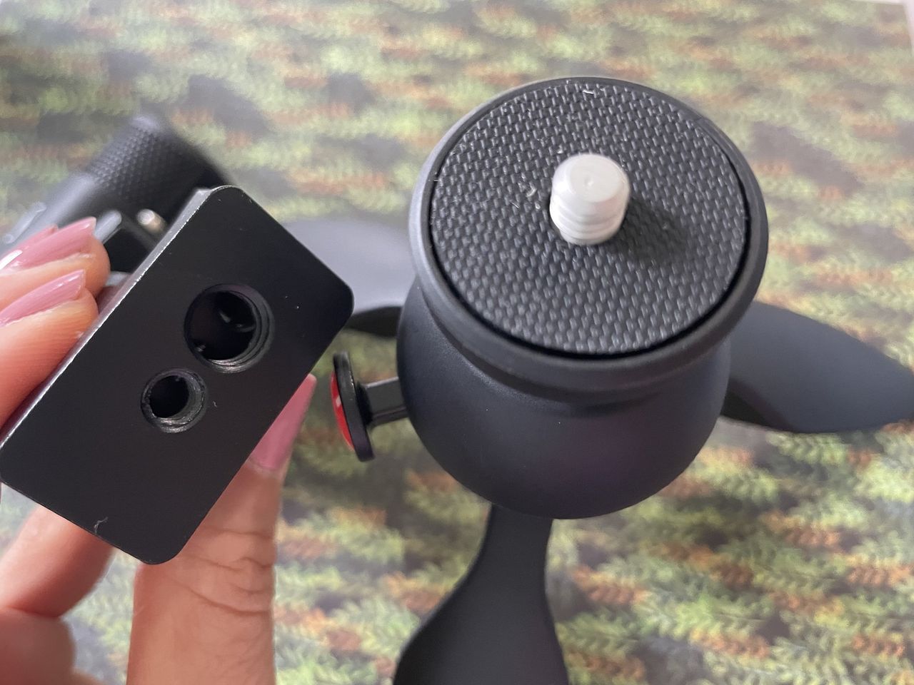 Sennheiser Mke 200 Mobile Kit Lifestyle Tripod Attachment