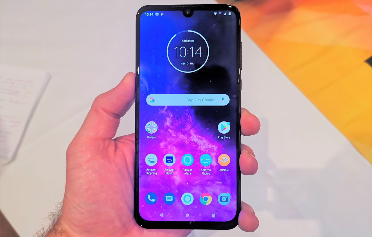 Motorola One Zoom phone Samsung Galaxy