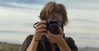 Ellar Coltrane holding a Canon EOS 7D camera