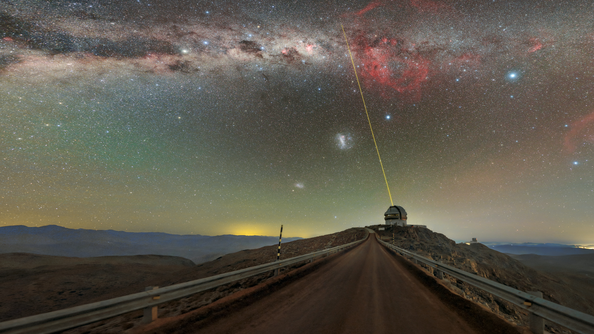 A laser disappears into the Milky Way's heart | Space photo of the day for July 16, 2026