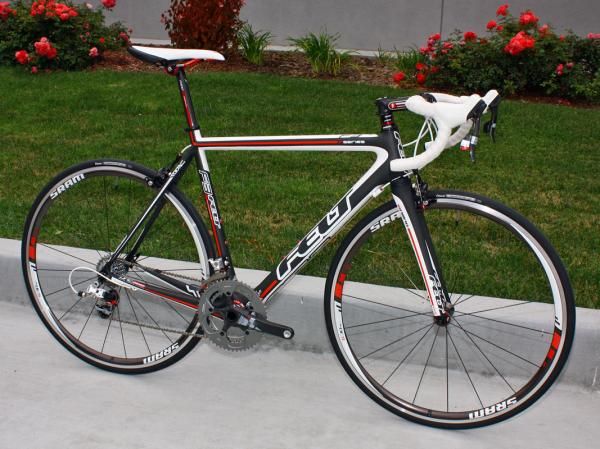 The new 2011 F3 frame sports the same shape as the F1 but with an extra 100g.