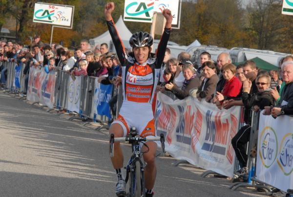Lucie Chainel takes the win