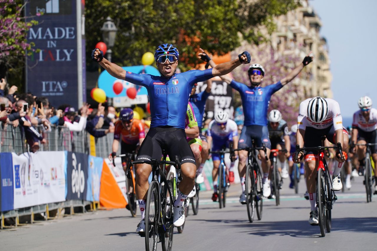 Matteo Malucelli and his Italian teammates celebrate victory at the Giro di Sicilia