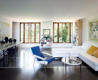 Living room at Molteni & C Casa Molteni, by Tobia Scarpa