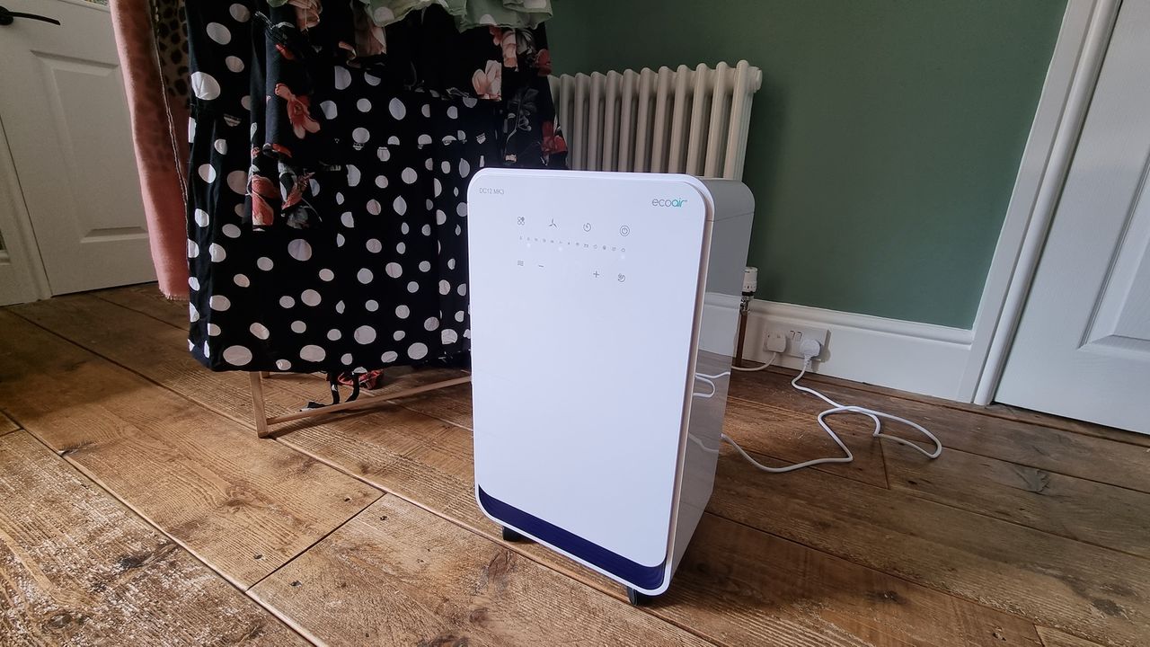 EcoAir DC12 MK3 dehumidifier drying washing