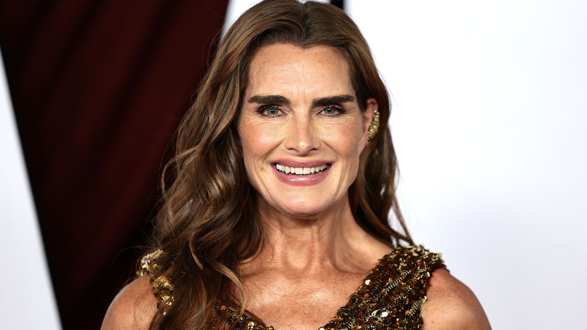 Brooke Shields wearing mascara