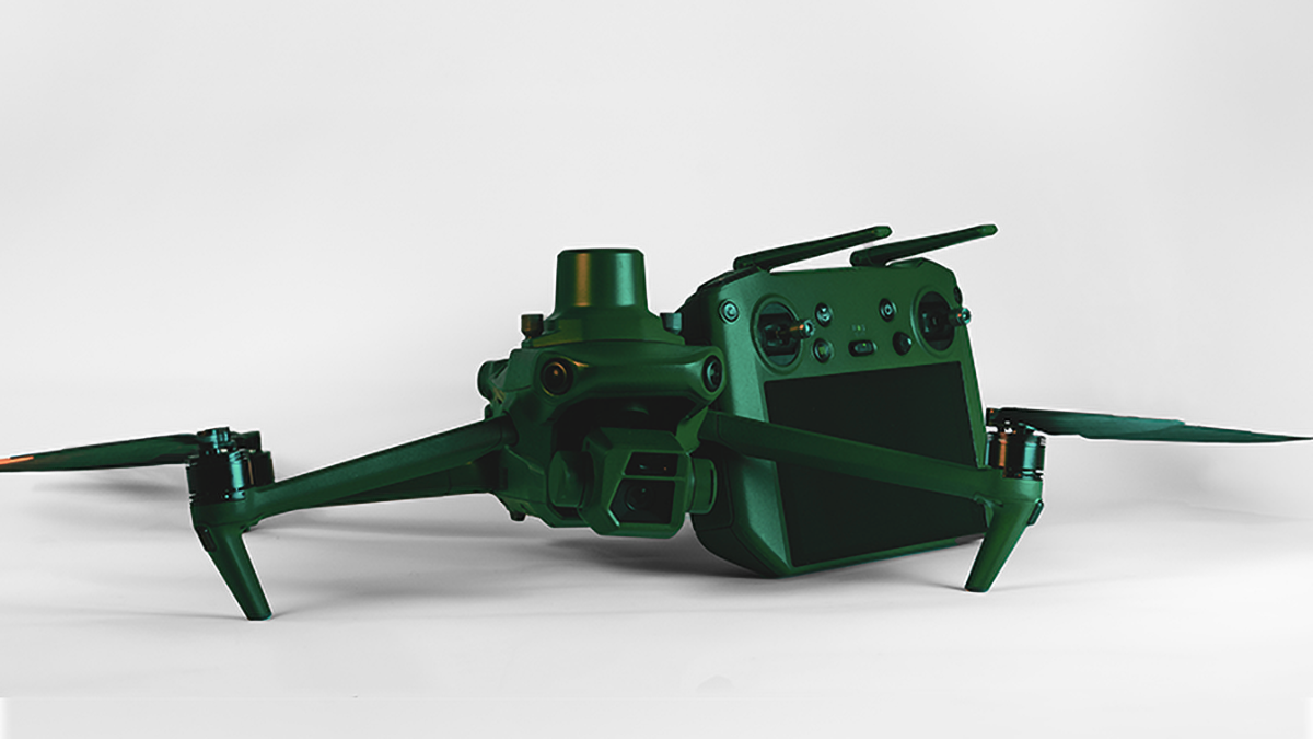 Anzu Robotics Raptor drone sobre fondo blanco.