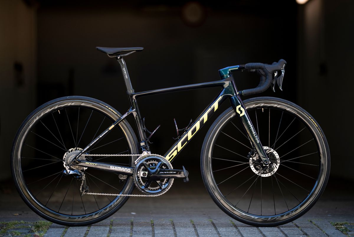 Simon Yates' Scott Addict RC Disc
