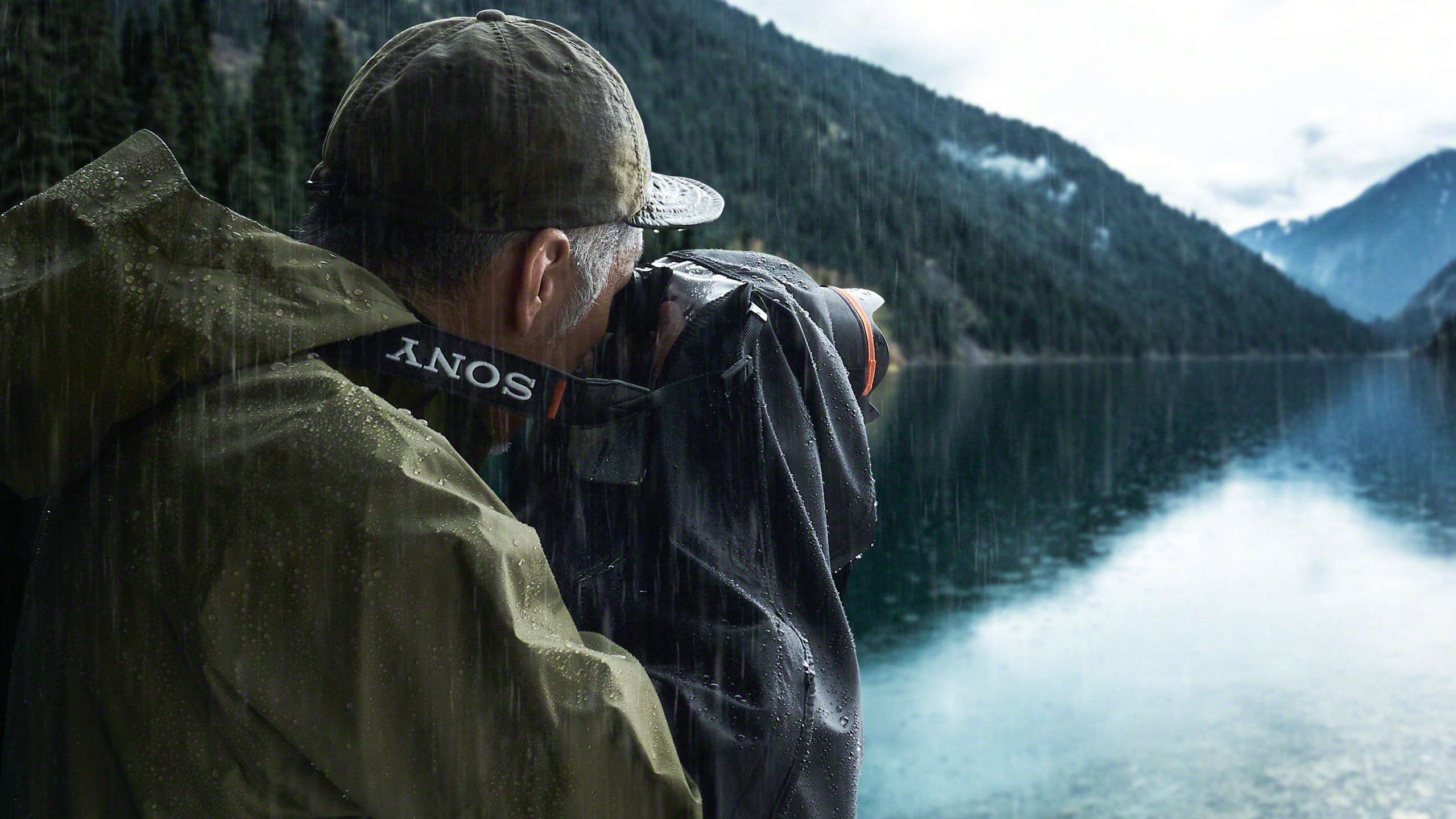 Sony unveils new rain covers and soft cases for super-telephoto camera set-ups