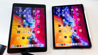 Two iPads with identical home screens after transferring data