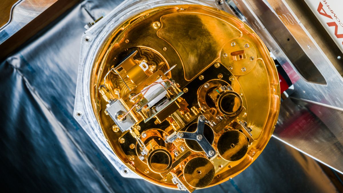 World's first silicon-based quantum computer is small enough to plug into a regular power socket