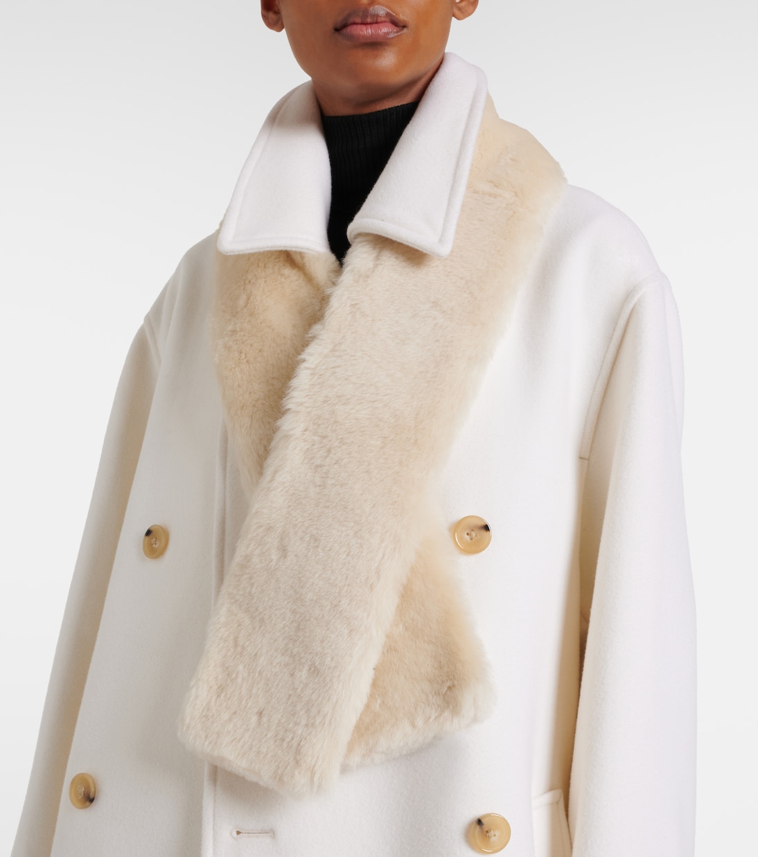 Shearling Scarf in White - Toteme