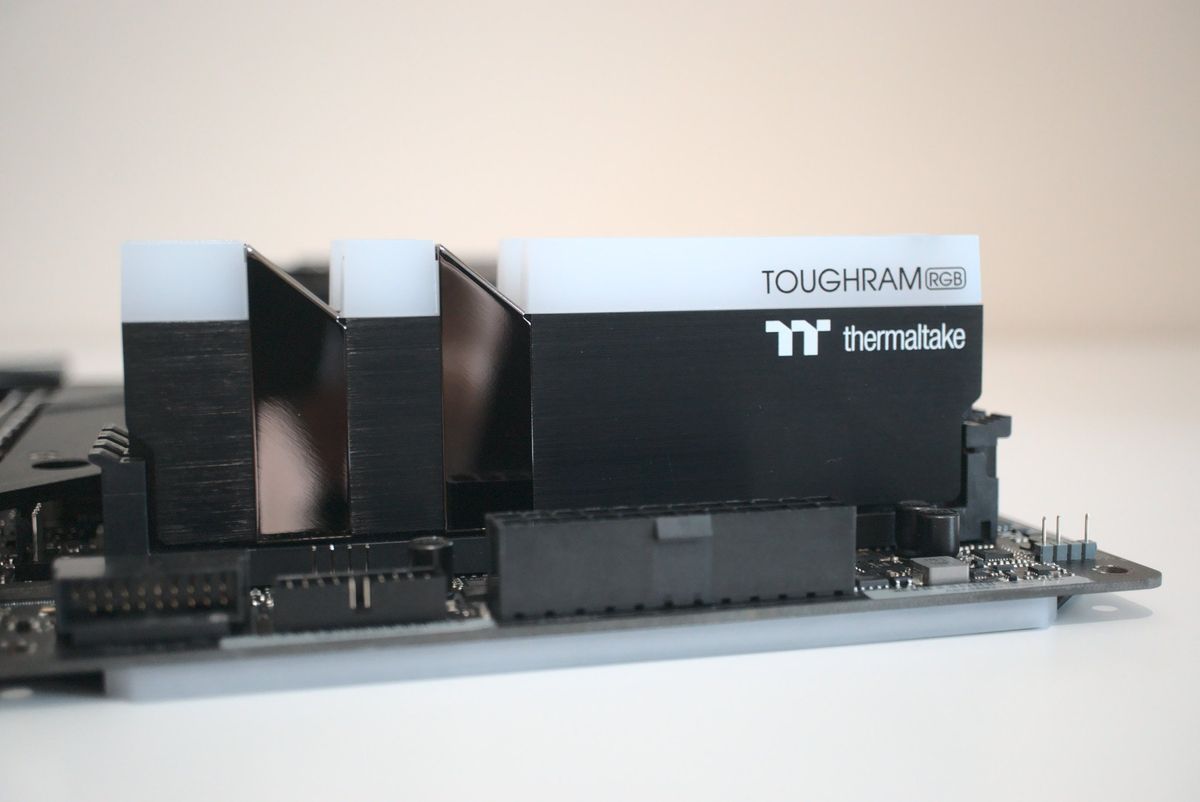 Thermaltake ToughRAM