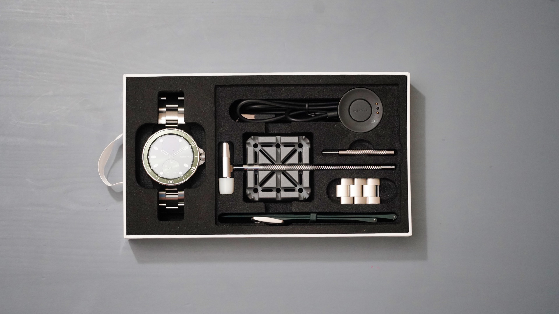 Withings Scanwatch Horizon detail shot