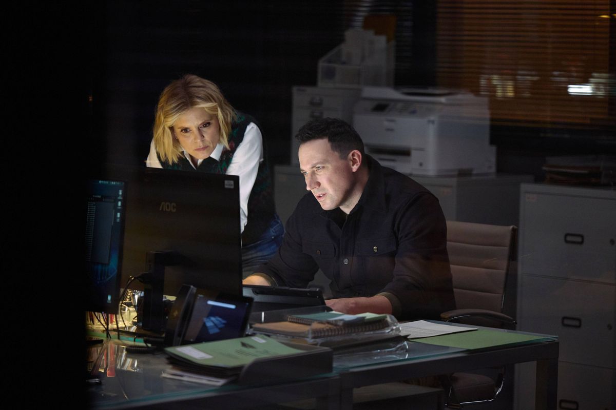 Jack and Nikki discussing a case in Silent Witness season 28 episode 1