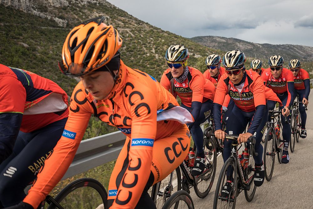 New teammates at Bahrain-Merida still in previous team kit ahead of 2019