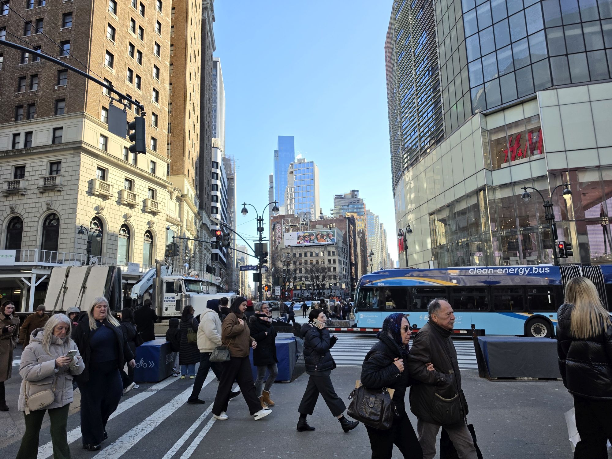 Photo Assist vs Ask Photos sample.