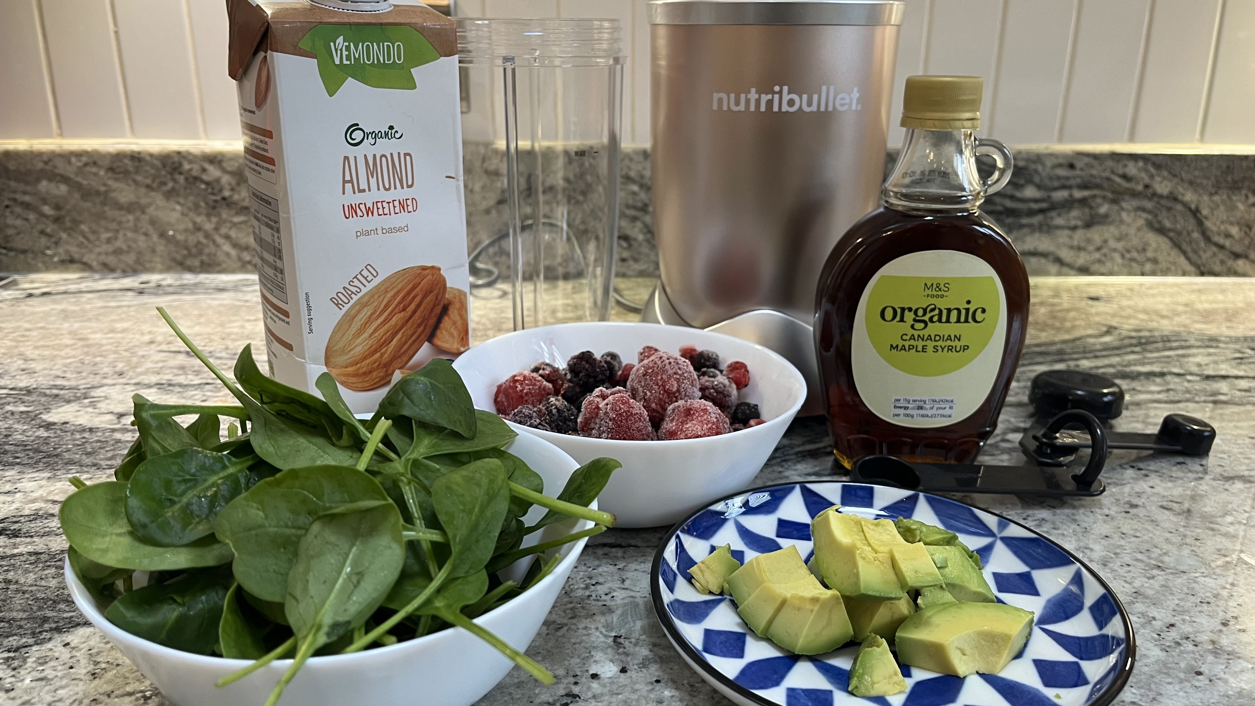 Nutribullet Pro 900 berry smoothie ingredients