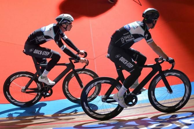 Iljo Keisse and Mark Cavendish on the track
