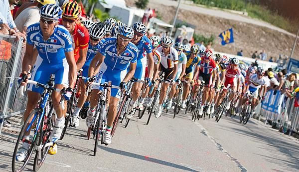 Marzio Bruseghin (Italy) rides on the front for Damiano Cunego.