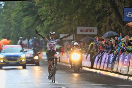 Jolanda Neff (Swiss National Team) celebrates her stage victory