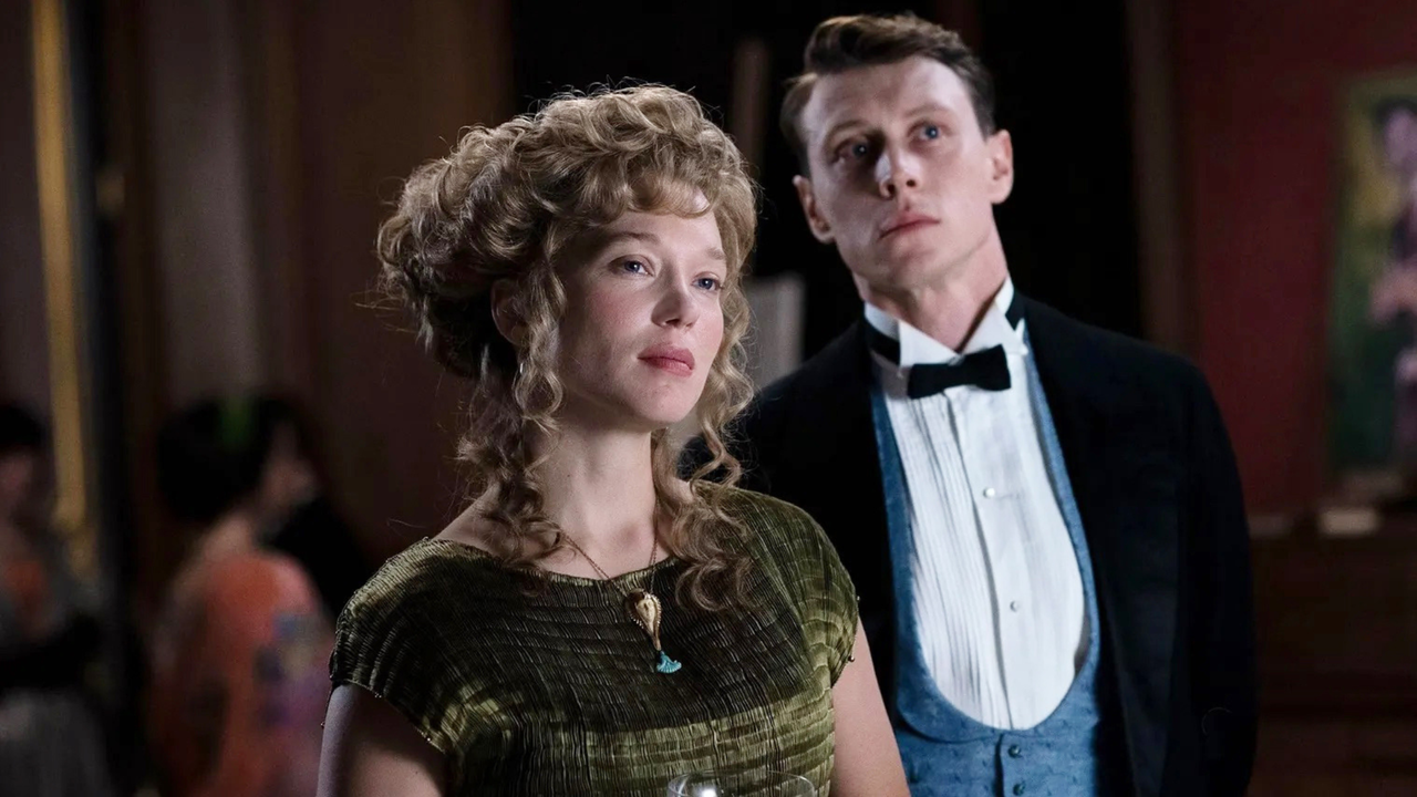 Léa Seydoux and George MacKay in The Beast