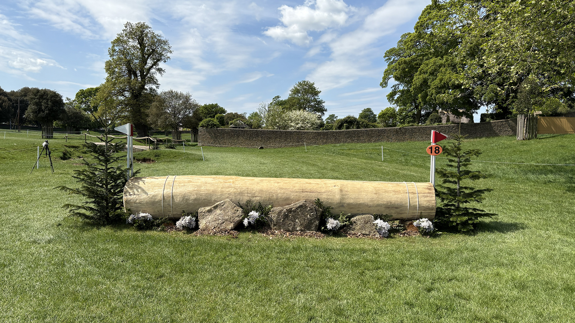 BE90 Badminton grassroots course 2026 fence 18