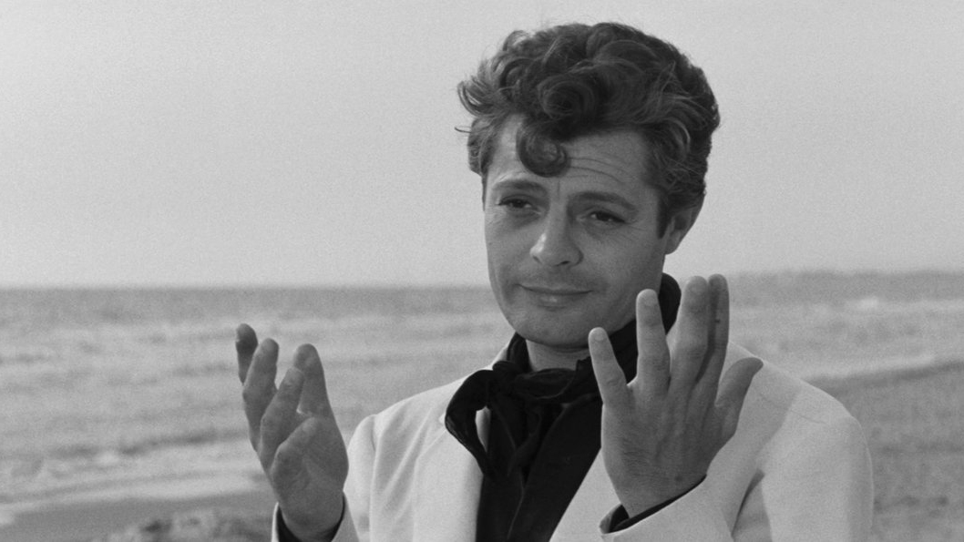 A scene from A Dolce Vita.