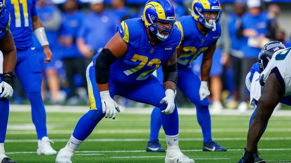 Los Angeles Rams guard Jonah Jackson (72) lines up during an NFL game against the Seattle Seahawks