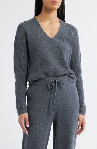 Wool 
Cashmere V-Neck Sweater