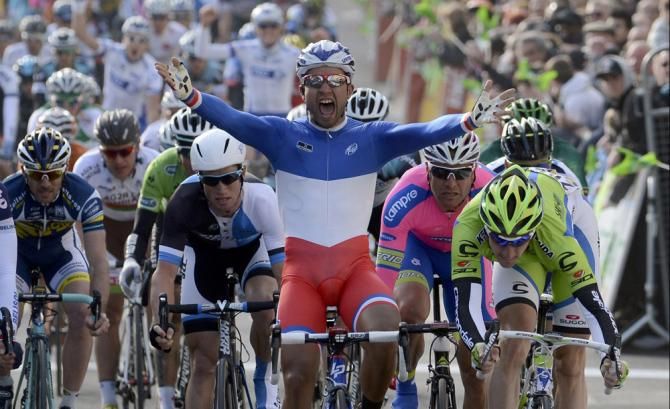 It doesn't get any better than this for a Frenchman as national champion Nacer Bouhanni (FDJ) wins the first road stage at Paris-Nice.