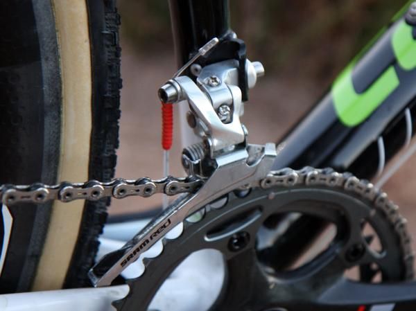 As we've seen on countless occasions, Tim Johnson (Cannondale-Cyclocrossworld.com) prefers the stiffer steel-caged version of SRAM's Red front derailleur.