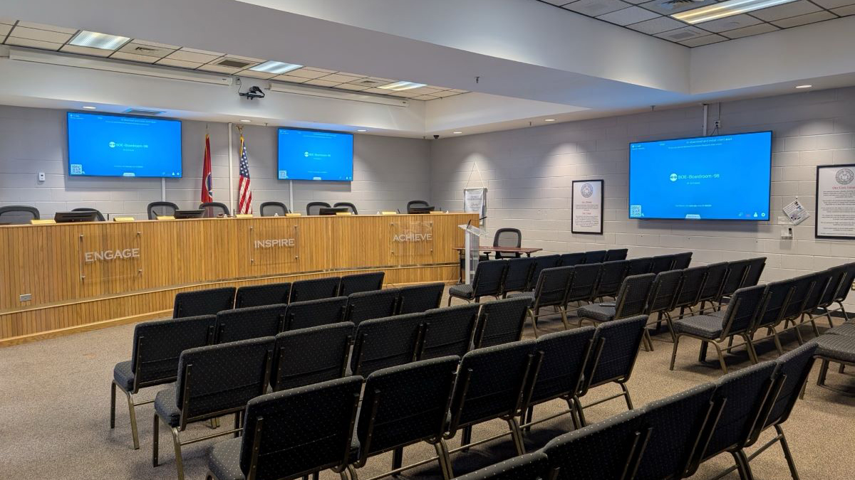 PPDS digital signage-based hardware and software reimaging communications at Putnam County Schools. 