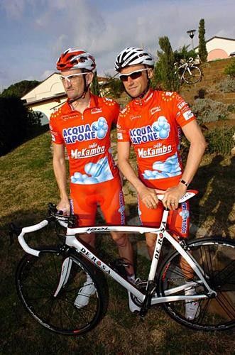 Stefano Garzelli and Frank Vandenbroucke with team bike