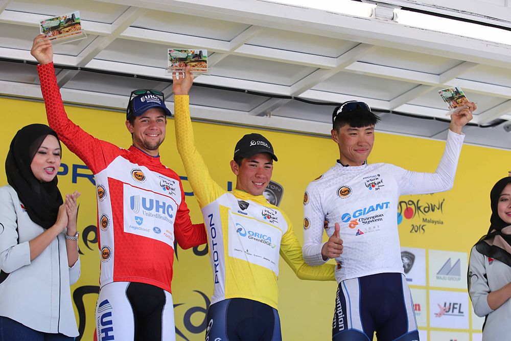 Caleb Ewan (Orica-GreenEdge) wins stage 3 and moves into the leader's jersey