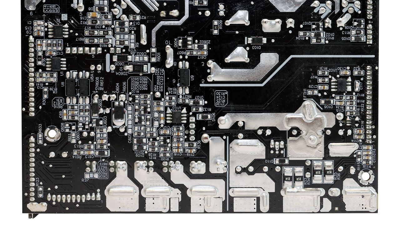 XPG Cybercore 1000
