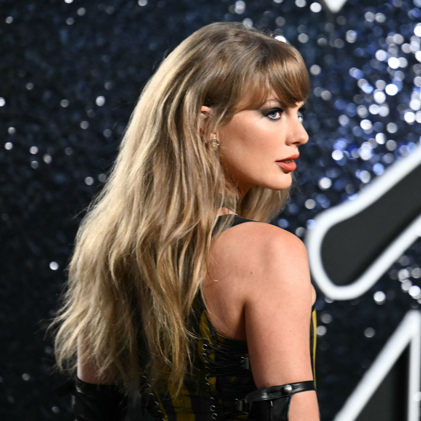 Taylor Swift Wore Thigh-High Boots and Micro Shorts to the VMAs